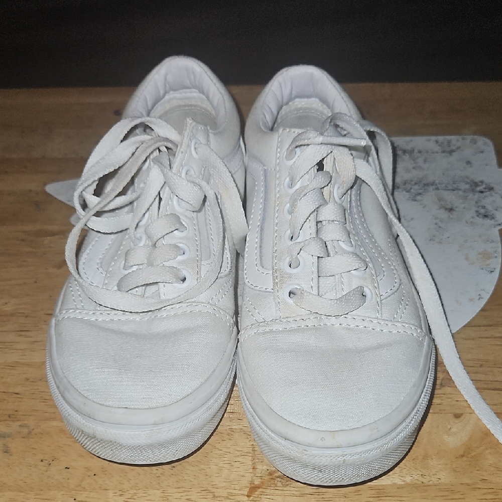 Vans White Canvas Sneakers Classic Low-Top Design